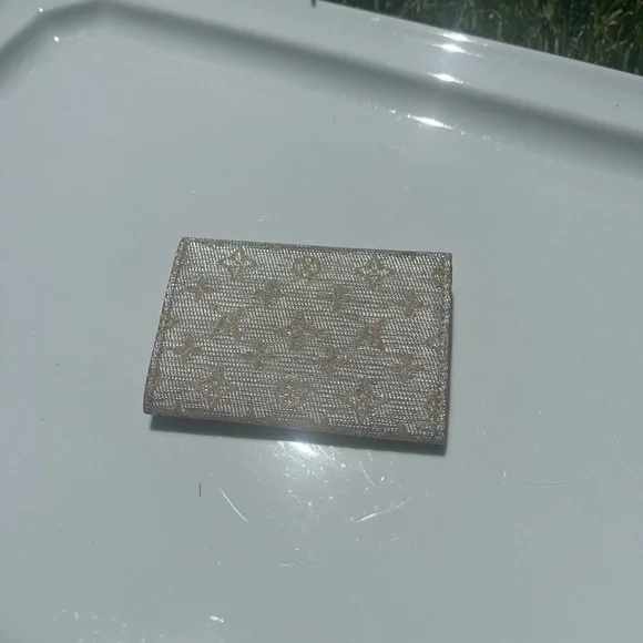 LOUIS VUITTON MINI LIN SHINE MONOGRAM WALLET - Picture 3 of 15